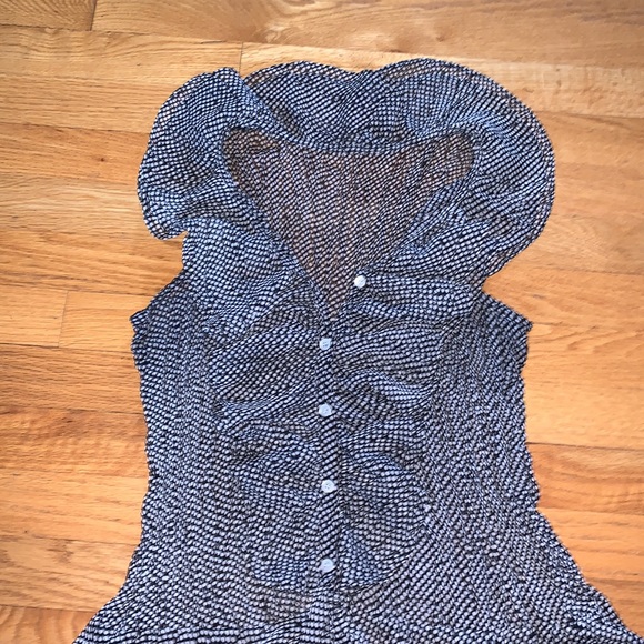 Polkadot Sleeveless Blouse - Picture 8 of 8
